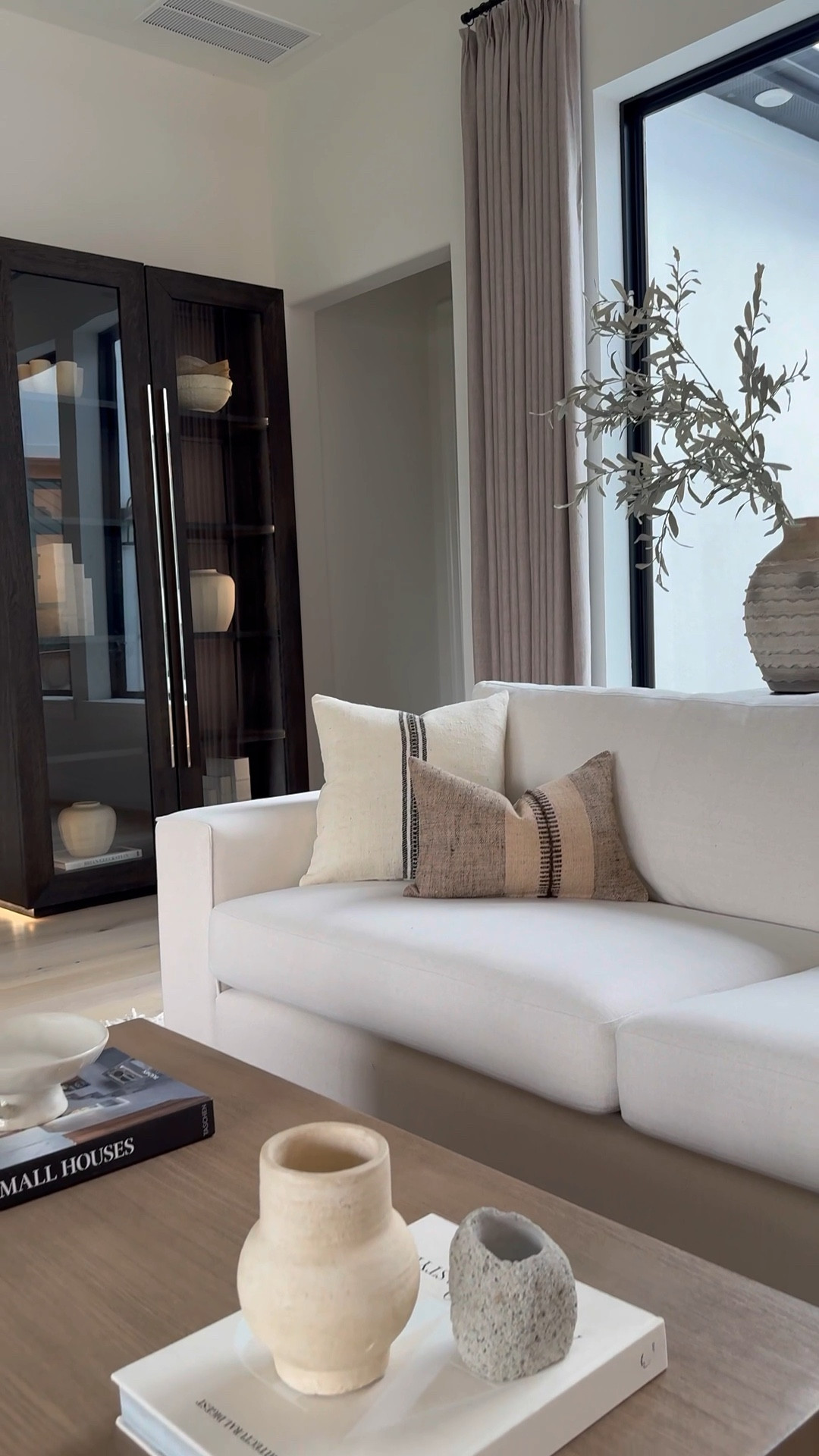 If you love modern organic, you’ll love these pieces 🫶🏽 Shop below! 😊

 #LTKStyleTip 
#LTKSaleAlert #LTKHome