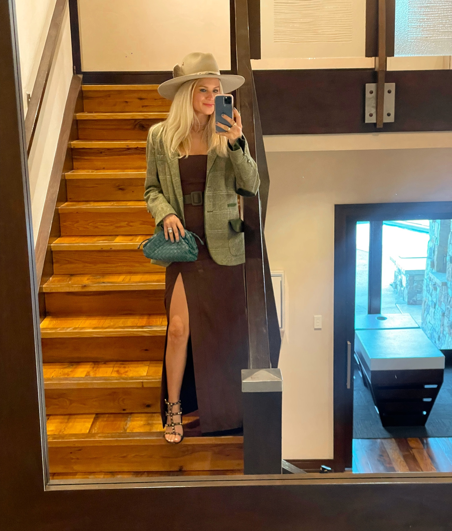 Couldn’t be more obsessed with this Staud dress. Perfect for fall and can be worn for so many different occasions. This will for sure be a staple for the next few months. 🤎
*Blazer is vintage but linked similar 
*Hat is Kemo Sabe 

#LTKstyletip #LTKtravel #LTKwedding