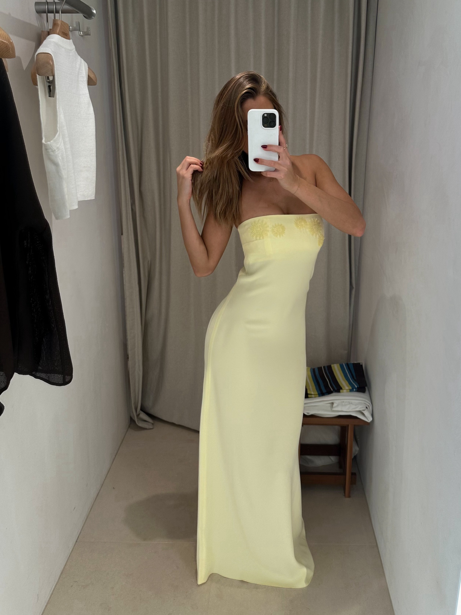 This dress was made for euro summer 💛