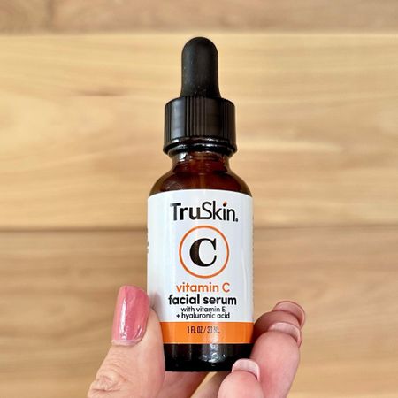 ⚡ score on TruSkin Vitamin C Serum 👇! One of the top more budget-friendly Vitamin C serums out there! Vitamin C is a great multitasker! Super important in the summer because it boosts sunscreen efficacy. Otherwise it brightens, boosts elasticity and minimizes dark spots!

#LTKFindsUnder50 #LTKSaleAlert #LTKBeauty