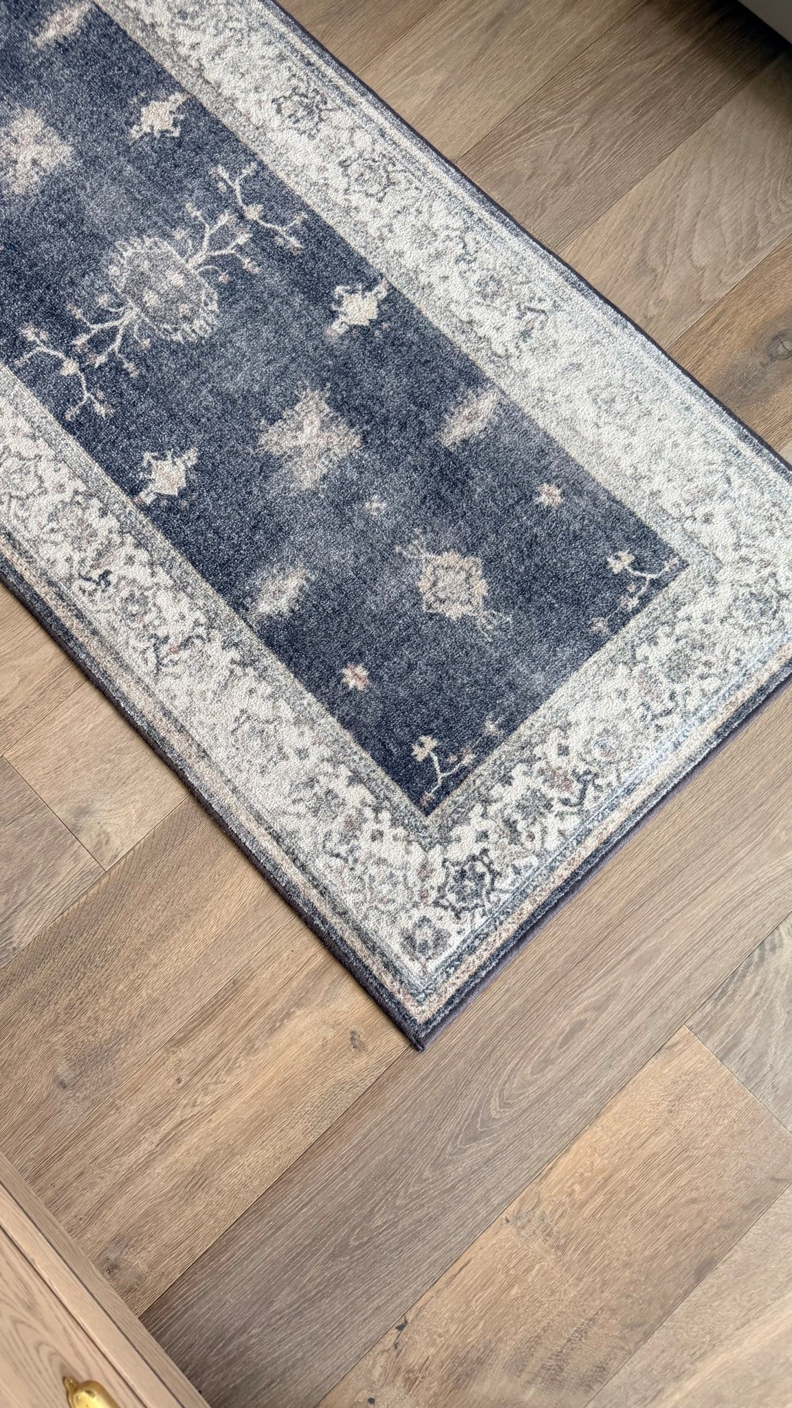 the runner I keep getting asked about 🤎 I have the 10ft & it’s perfect for high traffic areas + it’s washable (which = a must over here)