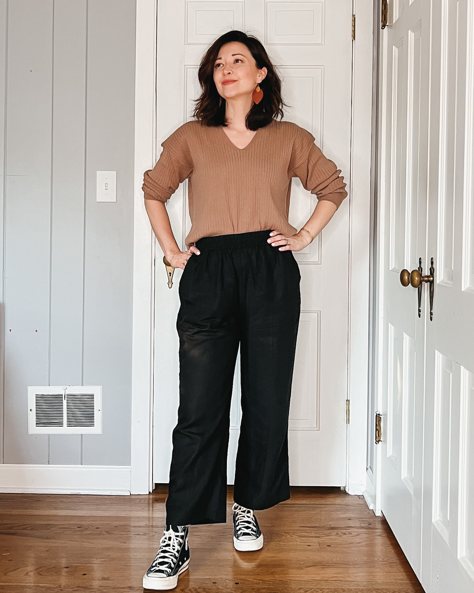 Fall capsule day 9. The most comfortable pants ever - tts, I’m wearing a small. 
Code for sweater: ASHLEIGH15
Code for pants: ASHBECKER15 