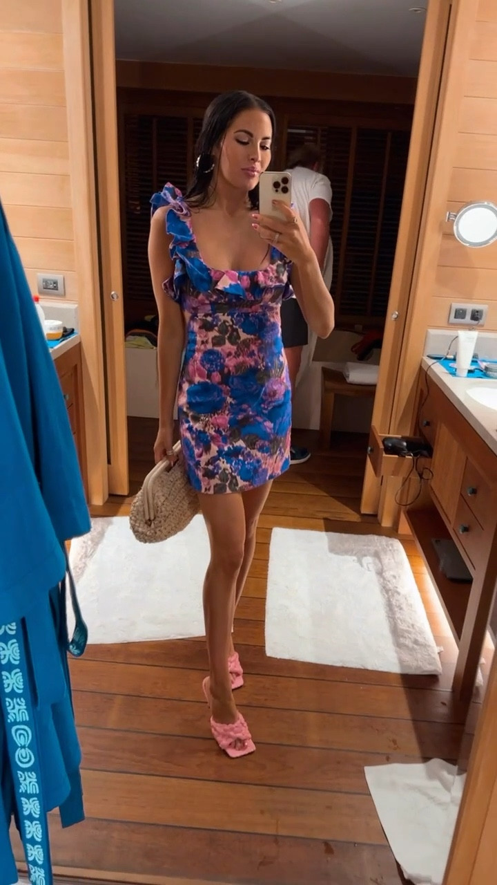 Shop my Saks vacation look here! 

#LTKGiftGuide #LTKtravel #LTKFind