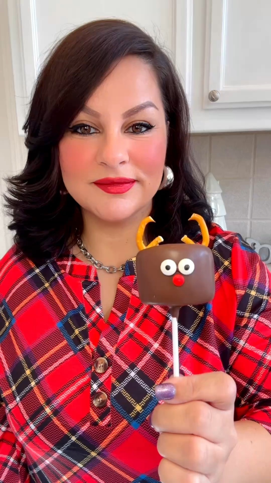 Easiest holiday treat ever 🎄 These reindeer marshmallow pops are kid-approved and so cute for parties! 

#HolidayTreats #MarshmallowPops #LTKHoliday

#LTKHoliday #LTKKids #LTKParties