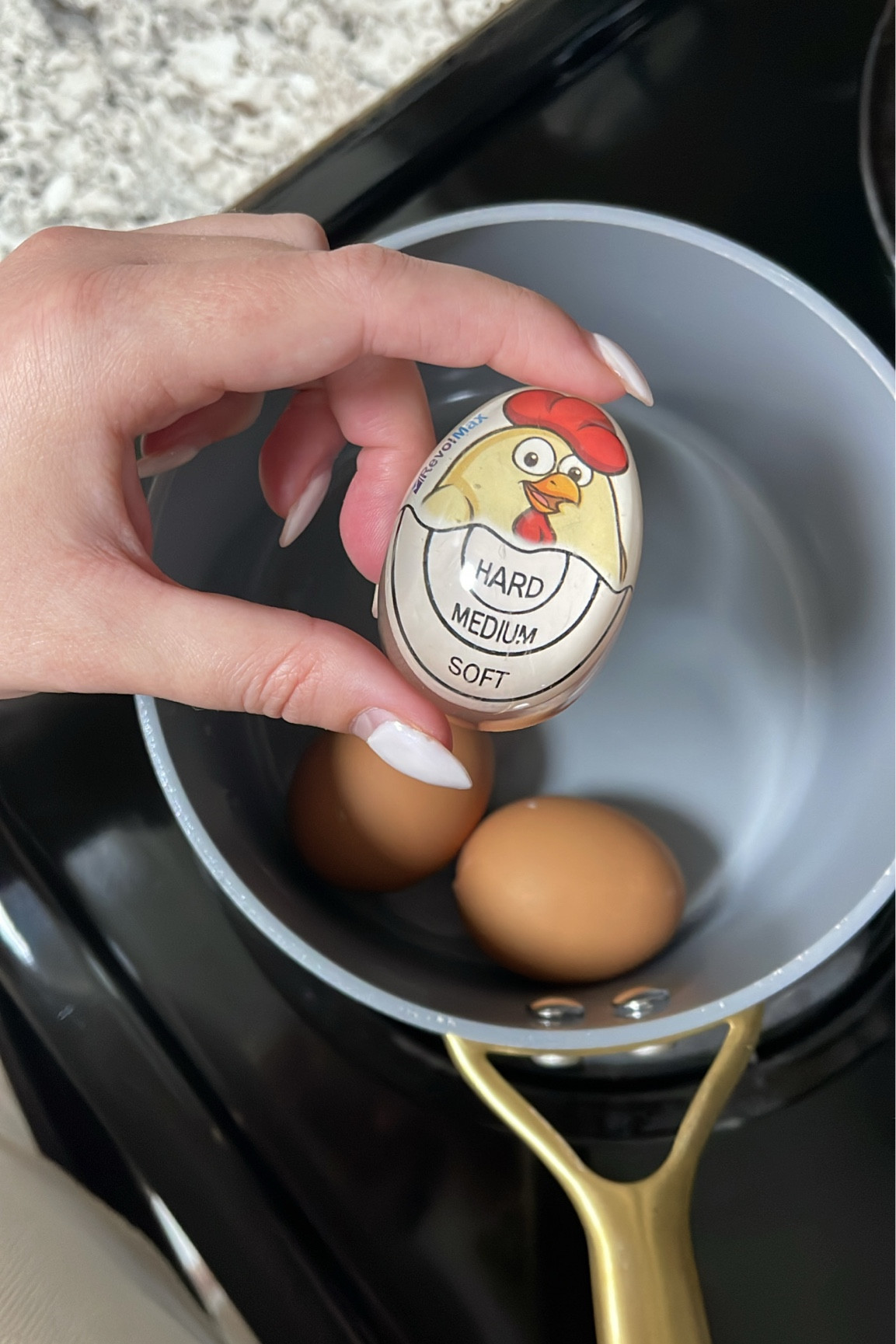 Kitchen gadget you didn’t know u needed...Color changing egg timer 