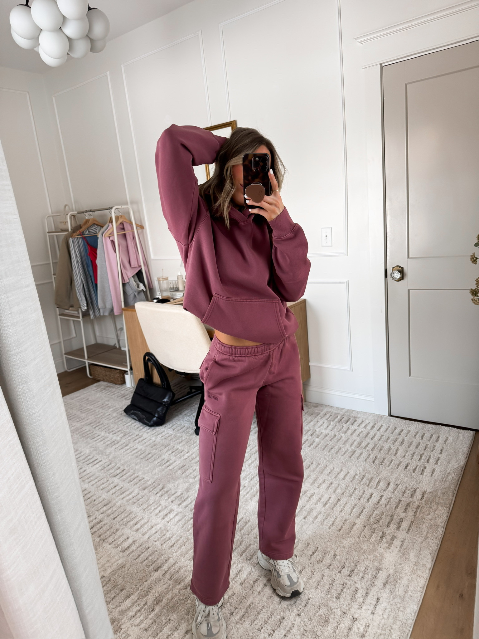 In LOVEEE with this color for spring!!

Butter Bra (XS) 
Hoodie (sized up to a medium)
Pants (S) 

 

#LTKActive #LTKFindsUnder100 #LTKFitness