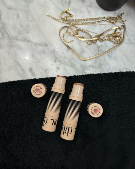 Second time ordering these dibs beauty duo sticks… a must-have in my makeup routine now. I LOVE the color and how flawless these look! 

Dibs duo sticks, dibs beauty, contour sticks, contour and blush stick 

#LTKbeauty