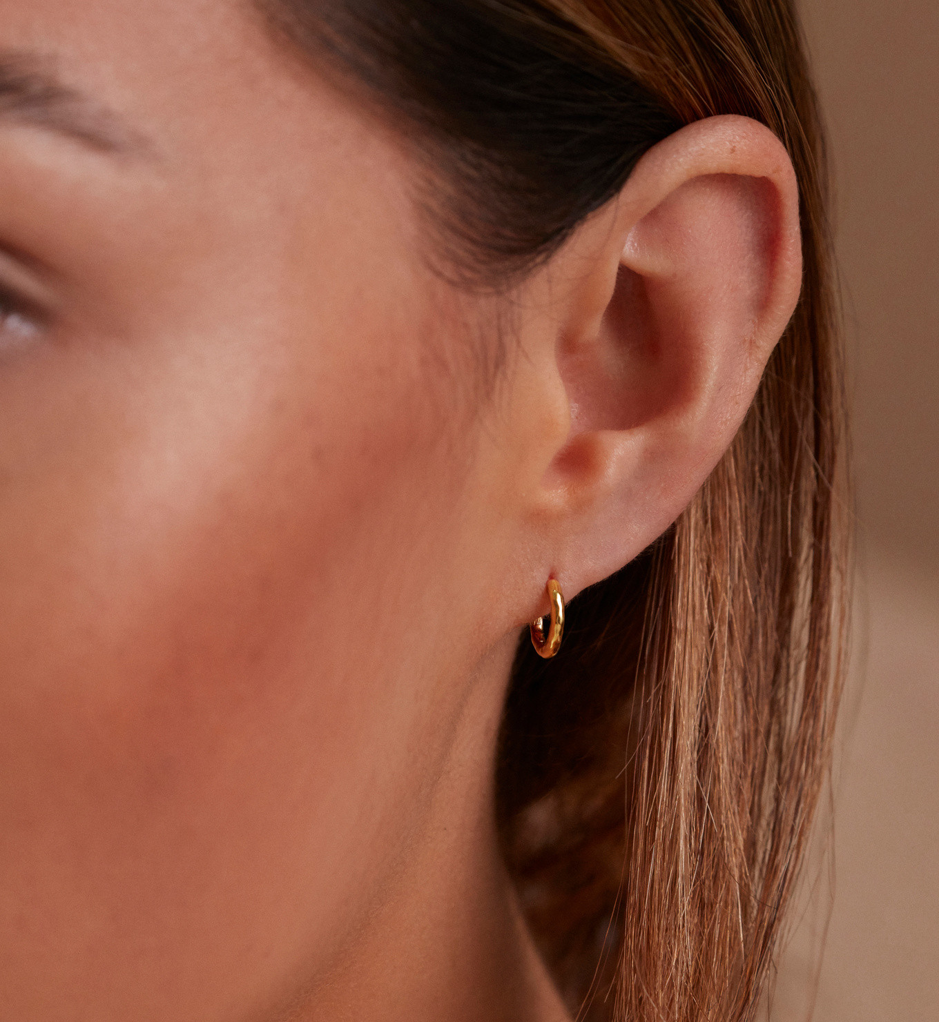 Siren Muse Mini Huggie Earrings | Monica Vinader (Global)