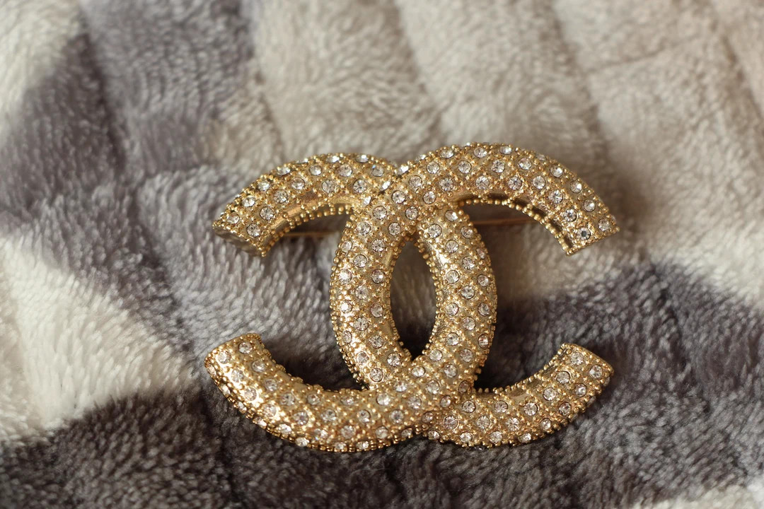 Vintage CC Brooch, Luxury Brooch With Original Box, Gift for her, Gifts For her, Brooch, Fashion ... | Etsy (NL)