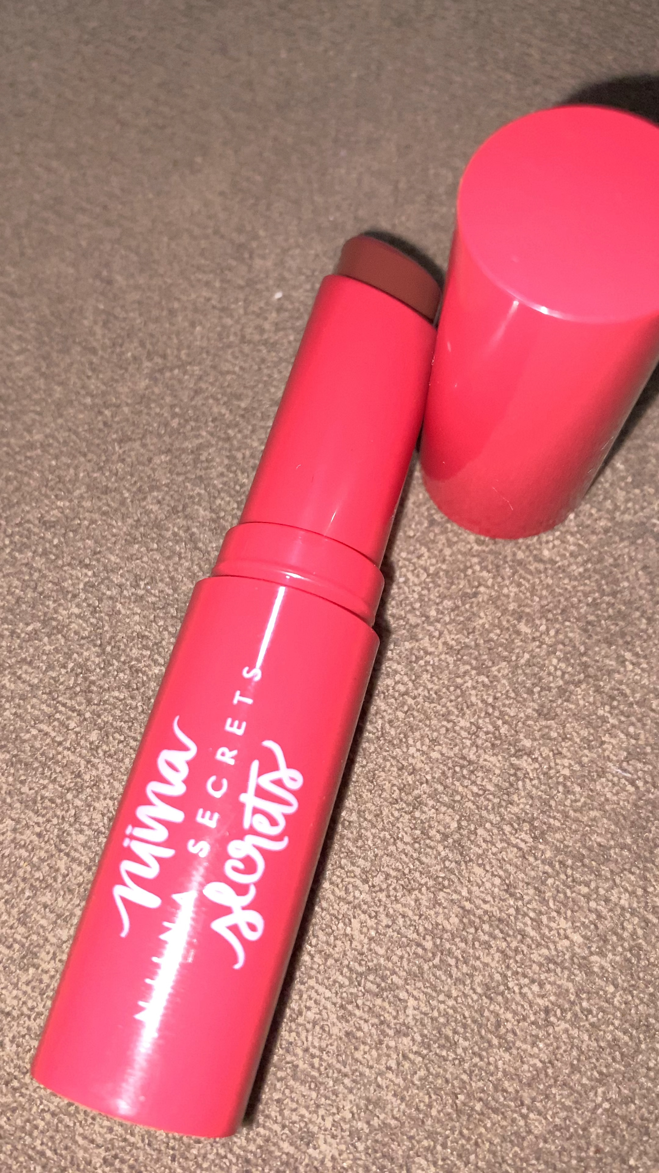 Um balm Que além de depozitar uma cor de saúde nos lábios ainda hidrata, quer mais o quê!? 🤭😍

#LTKbrasil #LTKbeauty