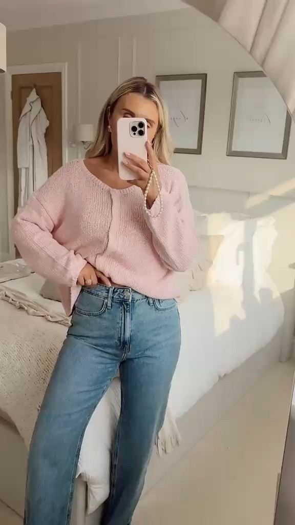 The easiest spring outfit 🌸

Baby pink, pastel pink, knitwear, spring outfit, denim jeans, wide leg jeans

#LTKuk #LTKspring #LTKunboxing