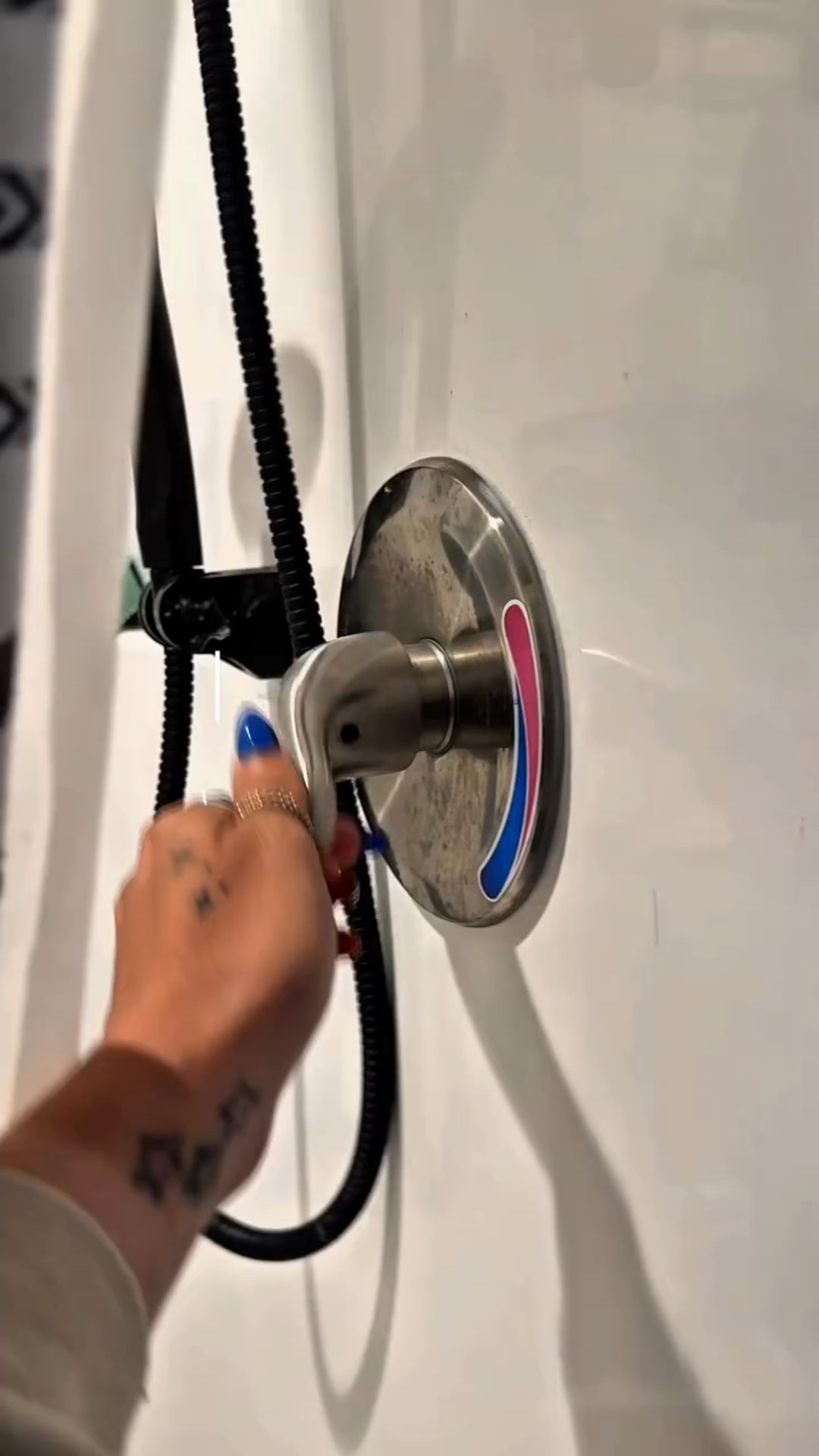 Maintenance Monday = drop the kids, fill my cup 💋 Salon refresh, Swig stop, Target run, and yes… lunch eaten in the car wash line because mom life doesn’t pause. These little resets keep me sane.

#MaintenanceMonday #MomLifeRoutine #AfterDropOff #SelfCareAsAMom #EverydayMom

maintenance monday routine, after drop off self care, mom self care day, salon day as a mom, realistic mom routine

#LTKselfcare #LTKvlog #LTKmomlife