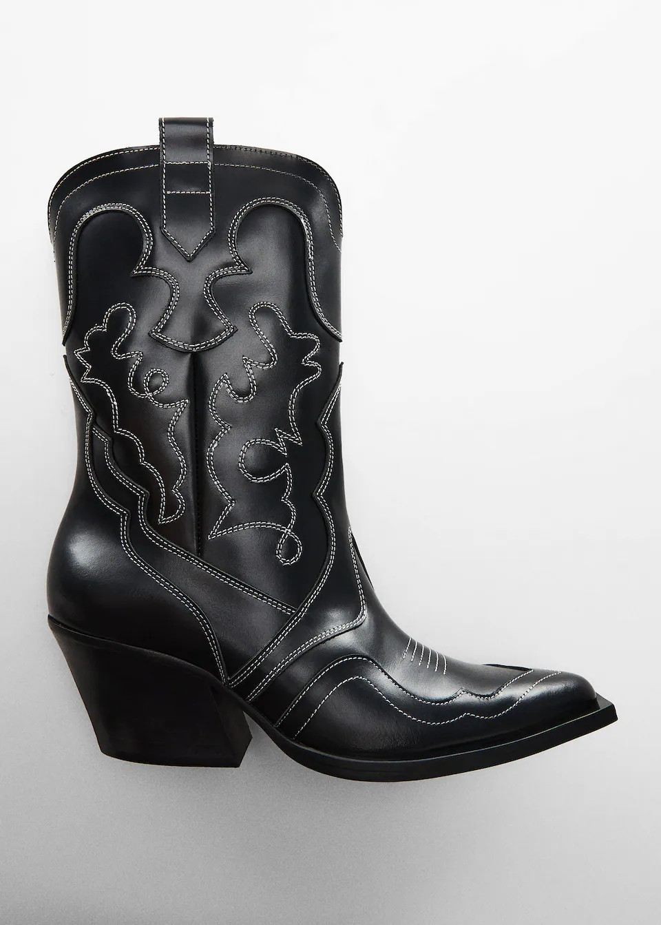 Bottines cow-boy cuir surpiqûres -  Femme | Mango France | MANGO (FR)