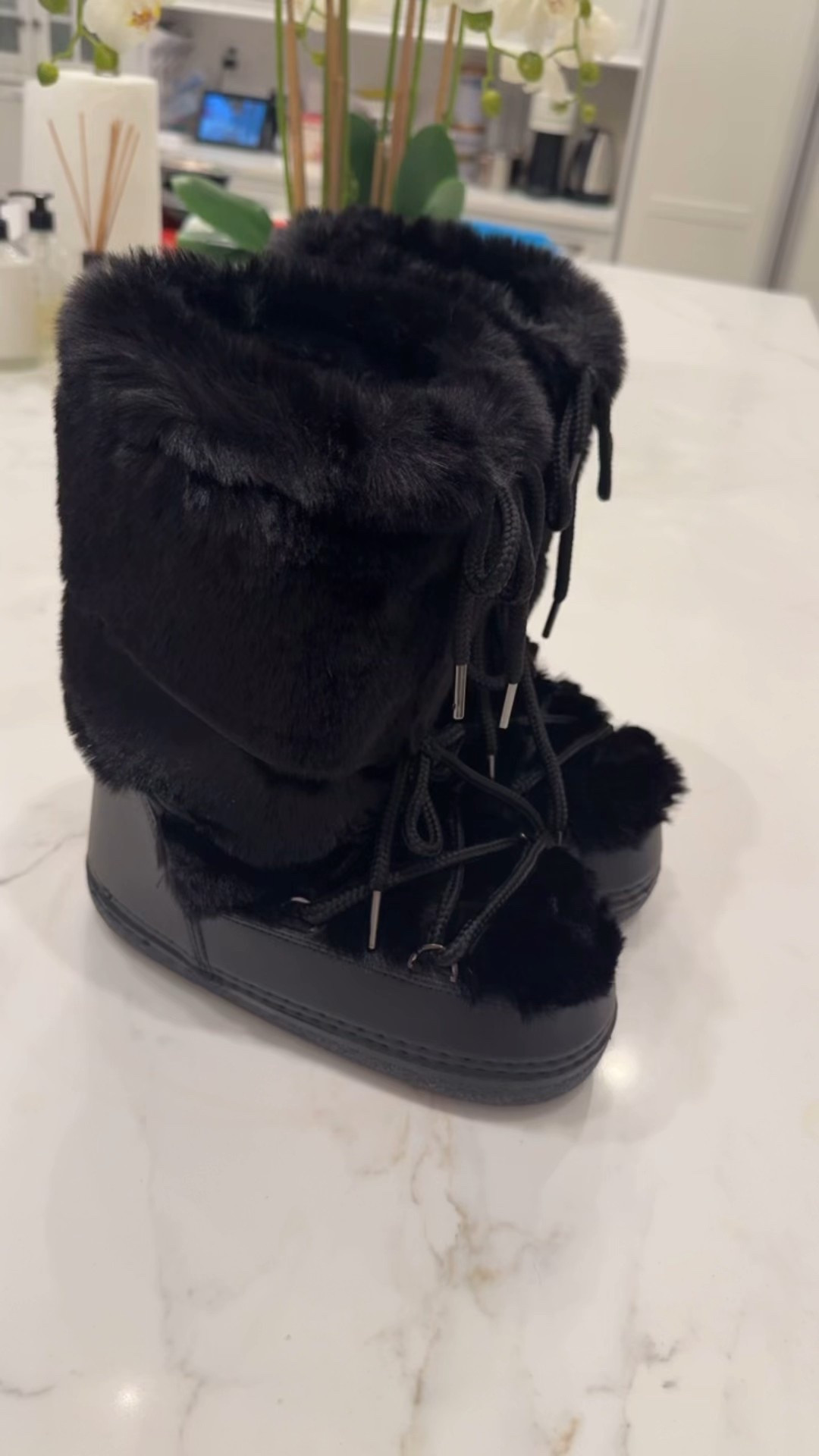 Moon boot dupes for $55

I’m normally a size 7 and the 6/7 was too small. 

Size up (especially if you plan to wear socks!)

#LTKFindsUnder50 #LTKSeasonal #LTKActive