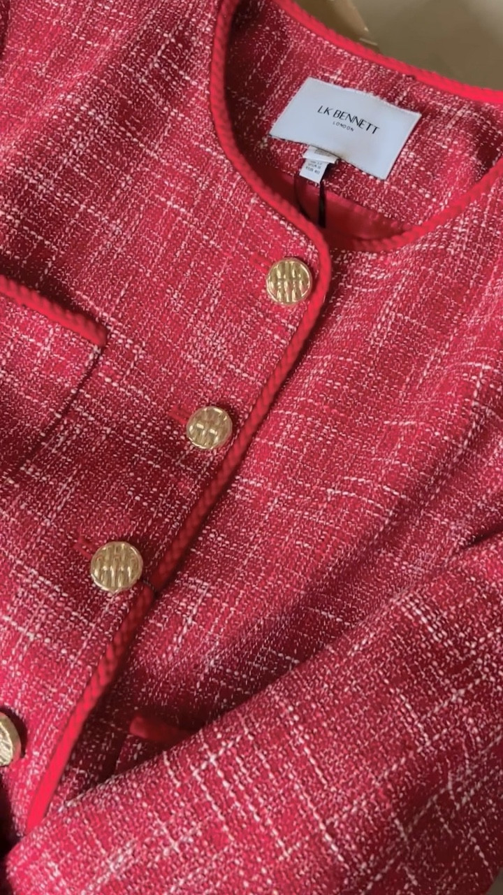 Unboxing my new Alexa Red Tweed Jacket (gold button alert!) and Rosette Corsage in Neutral from the new just dropped SS25 collection by LK Bennett London. Don’t forget to order using my 15% off discount code: REBECCALIPKINAUTHOR15 

#LTKspring #LTKeurope #LTKuk