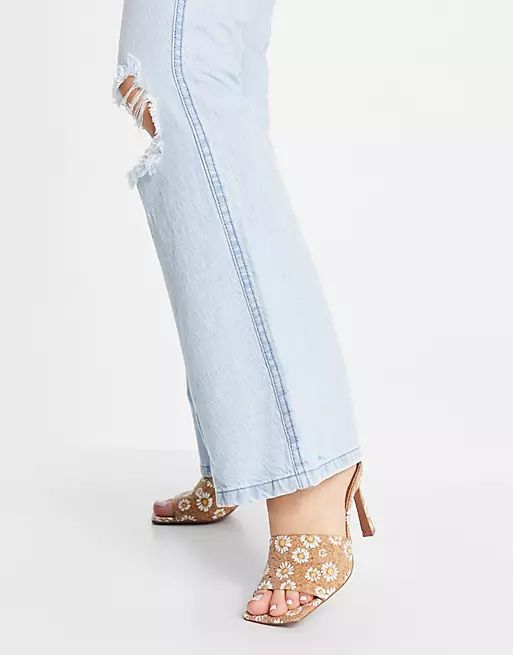 ASOS DESIGN Wide Fit Hattie mid-heeled mule sandals in daisy print | ASOS (Global)