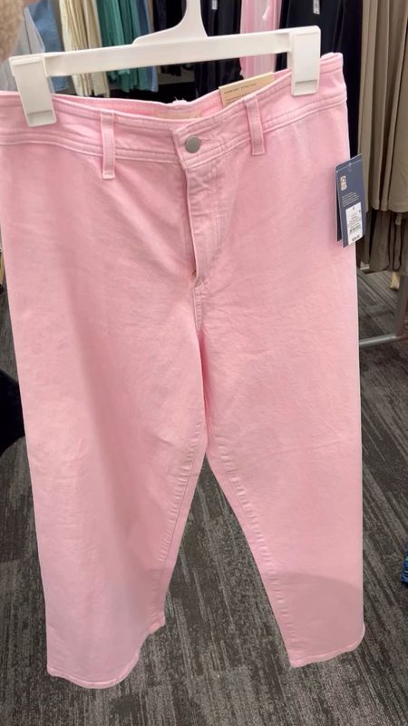 These wide leg jeans at Target are really good, especially if you’re hesitant (like me) to go all in on the wide leg pant movement. Great for casual work to weekend. Fit tts, I’m in a 6.

#LTKfindsunder50 #LTKxTarget #LTKsalealert