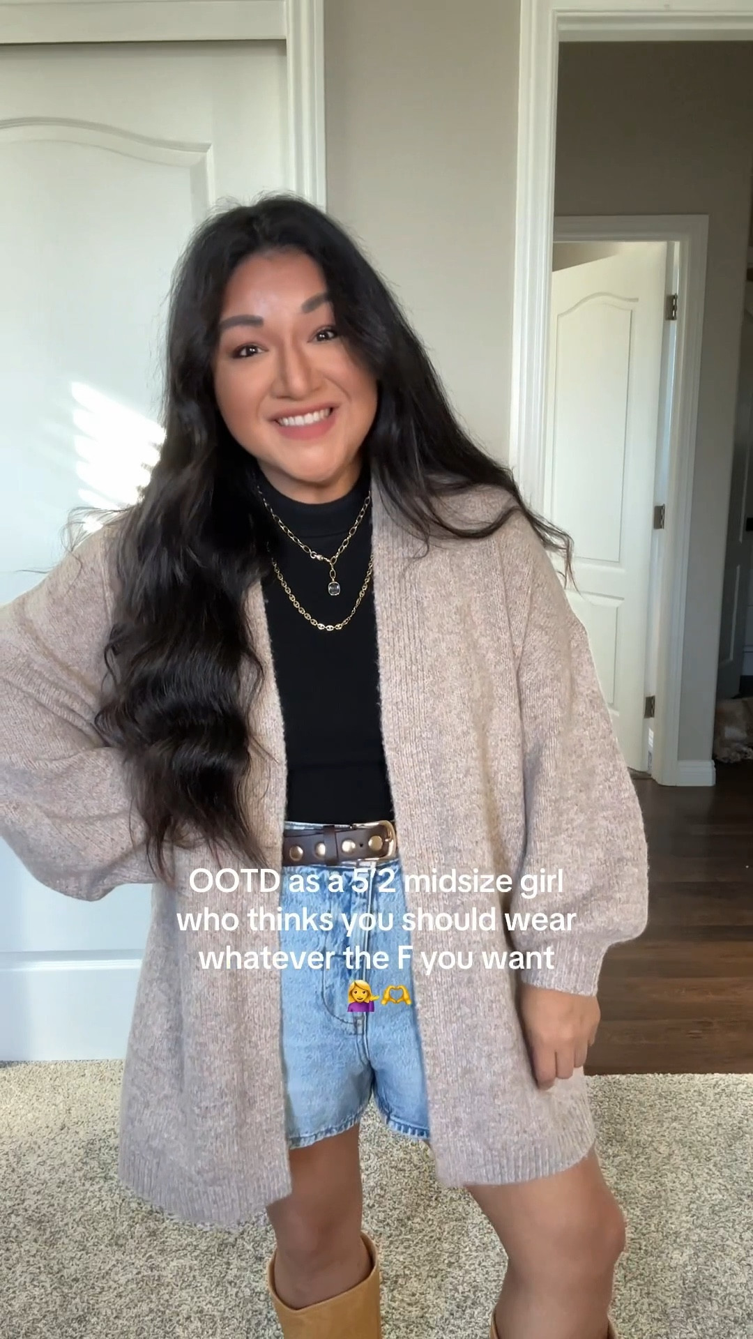 Cardigan - large , runs oversized .

Belt - 37”-41” size 

Boots - size 8 and fits true to size , I have calf size 15” 

#LTKMidsize #LTKootd