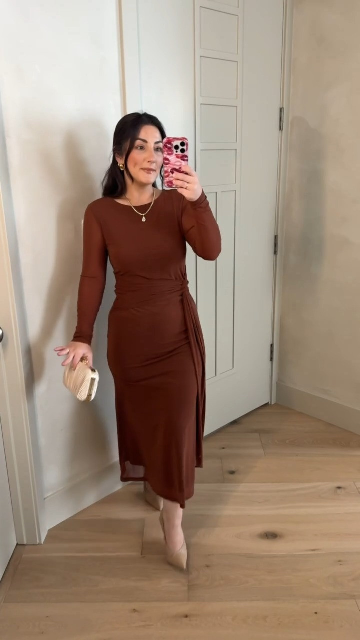 Gorgeous wedding guest dress! Petite friendly! 

I'm in a small
5'0" 140lbs

#LTKdayinmylife #LTKPetite #LTKWedding