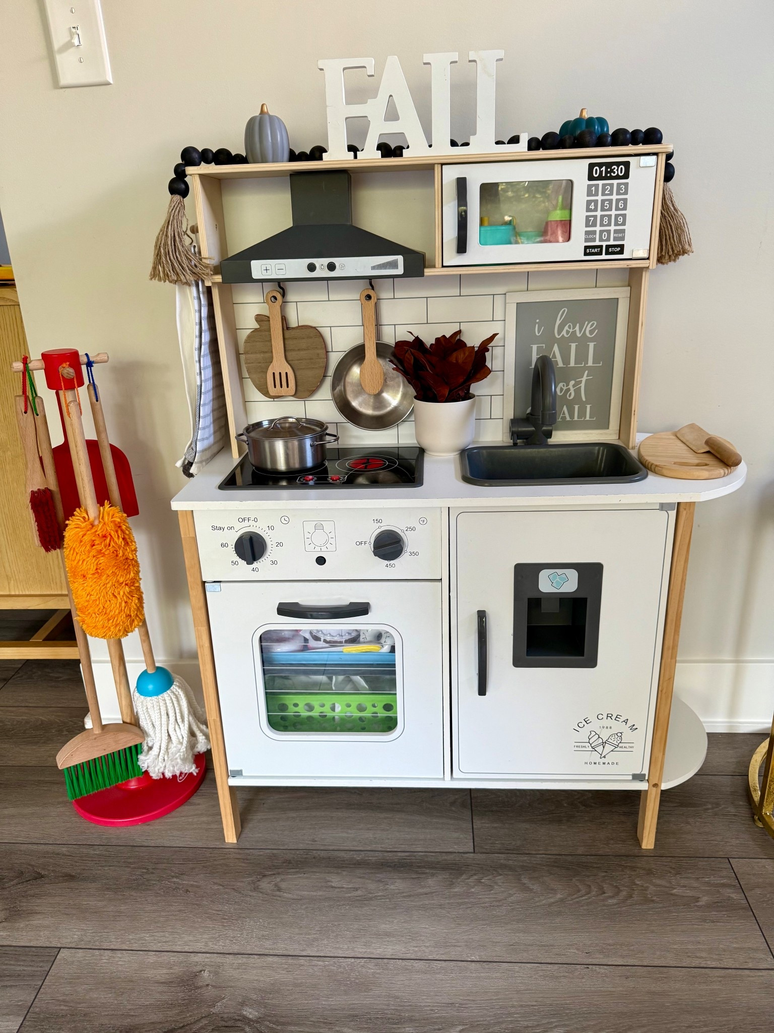 Making sure my Littles FALL in love this season 🍁🥰

We love this neutral minimalist kitchen set! #amazonfinds #kidskitchenset #christmasgiftideas #kidsgiftideas 

#LTKKids #LTKFamily #LTKHome