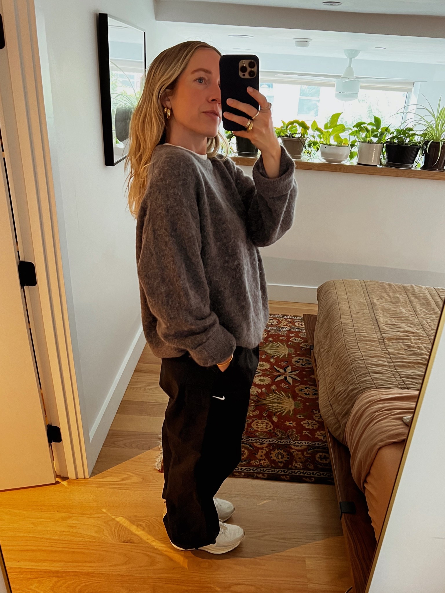 S pants
M sweater
Shoes run true to size 