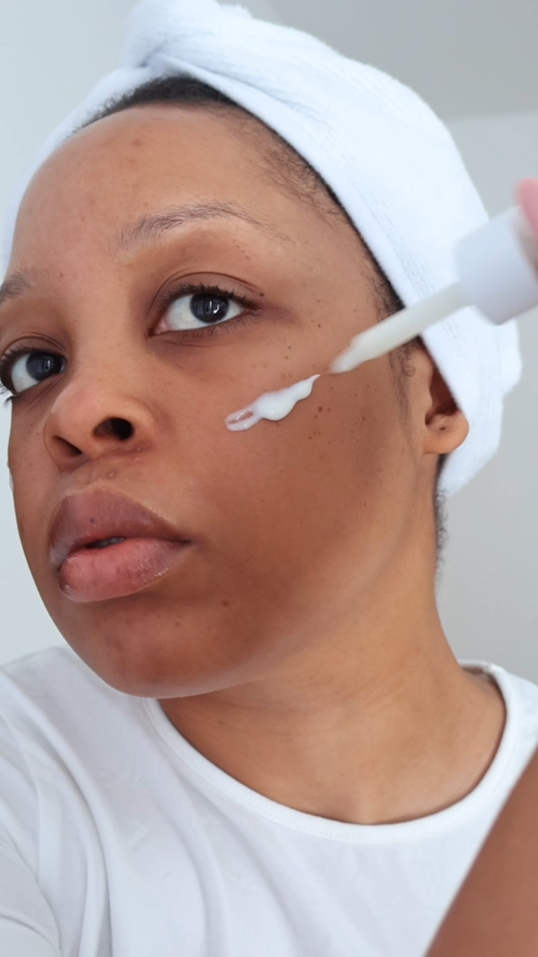 Fighting dark spots, the gentle way ✨
I’ve been using the Caudalie Vinoperfect Radiance Serum and my skin is loving the glow-up. It’s lightweight, non-irritating, and works beautifully under makeup. A must-have if you’re dealing with pigmentation or post-acne marks. 🍇💧

#LTKbeauty #LTKuk #LTKluxury