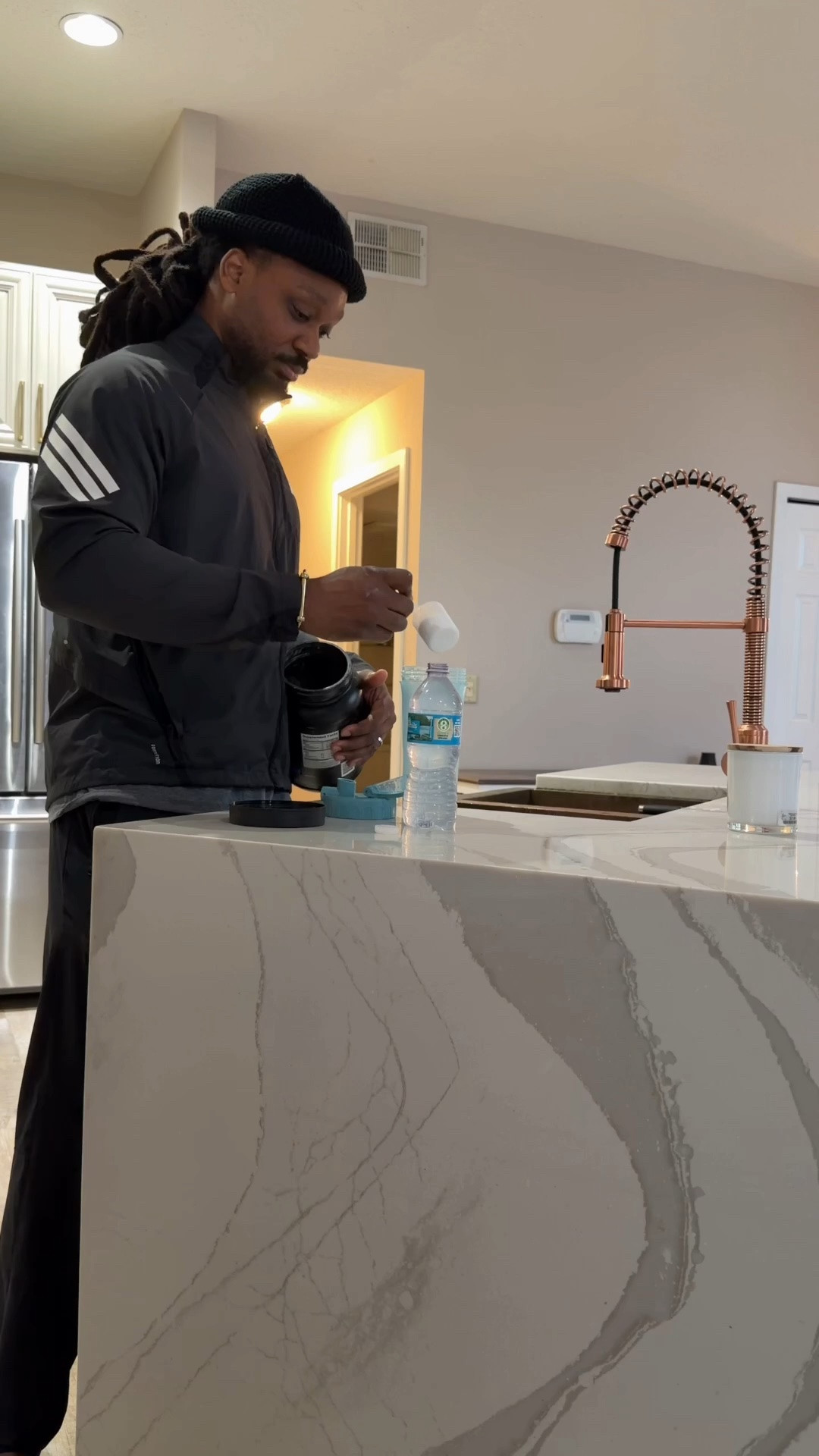 When your man is out here making TWO drinks just to hit his protein + creatine goals… 😅
Sir, I have a much easier solution. 👀

Mosh gives you 20g of protein + 3g of creatine, plus prebiotic fiber and a brain blend—all in one bar. No shaker bottle required!

And Chocolate Sea Salt? 👌🏽 Definitely my favorite.

Even better, a portion of every sale supports Alzheimer’s research - a cause close to my heart 💜

Find Mosh at Target and grab one for you—or your man. 😉

#Mosh #MoshBars #ProteinBar #TargetFinds #ProteinSnack #Creatine

#LTKdayinmylife #LTKMens #LTKHome