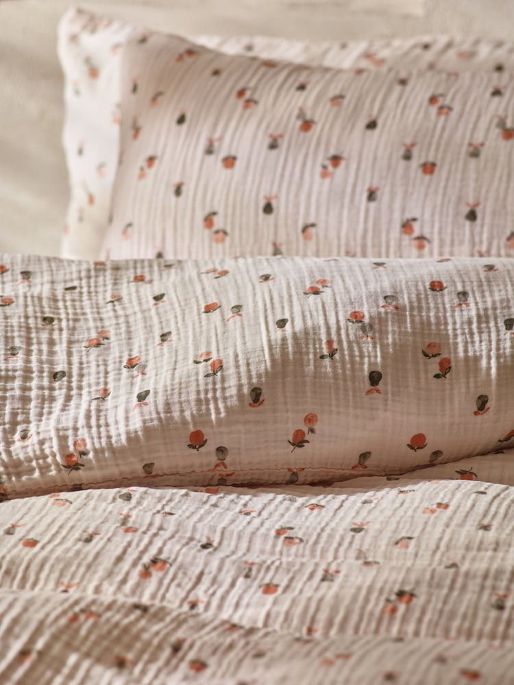 Kaufe Sie  Set mit Bett- und Kissenbezug aus 100 % Baumwoll-Musselin in Knitteroptik bei Next De... | Next EU