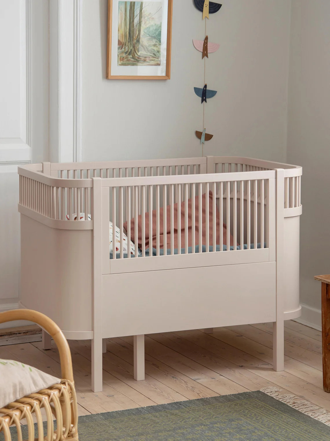 Verlängerbares Babybett Baby & Junior aus Birkenholz, 70 x 110/150 cm | Westwing EU
