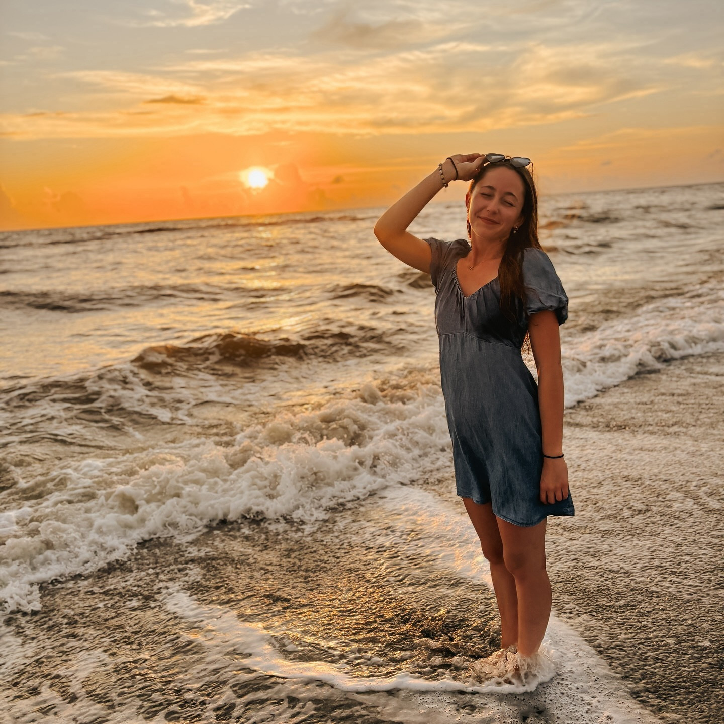 that post-beach-day-shower, pre-oceanview-cocktail sunset vibe