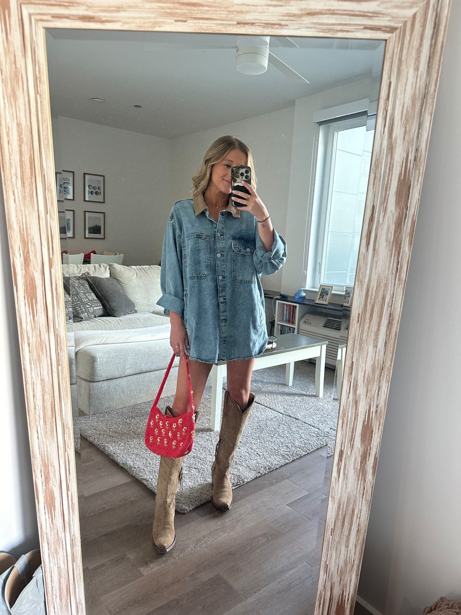 My favorite boots 👢👜

#LTKShoeCrush
