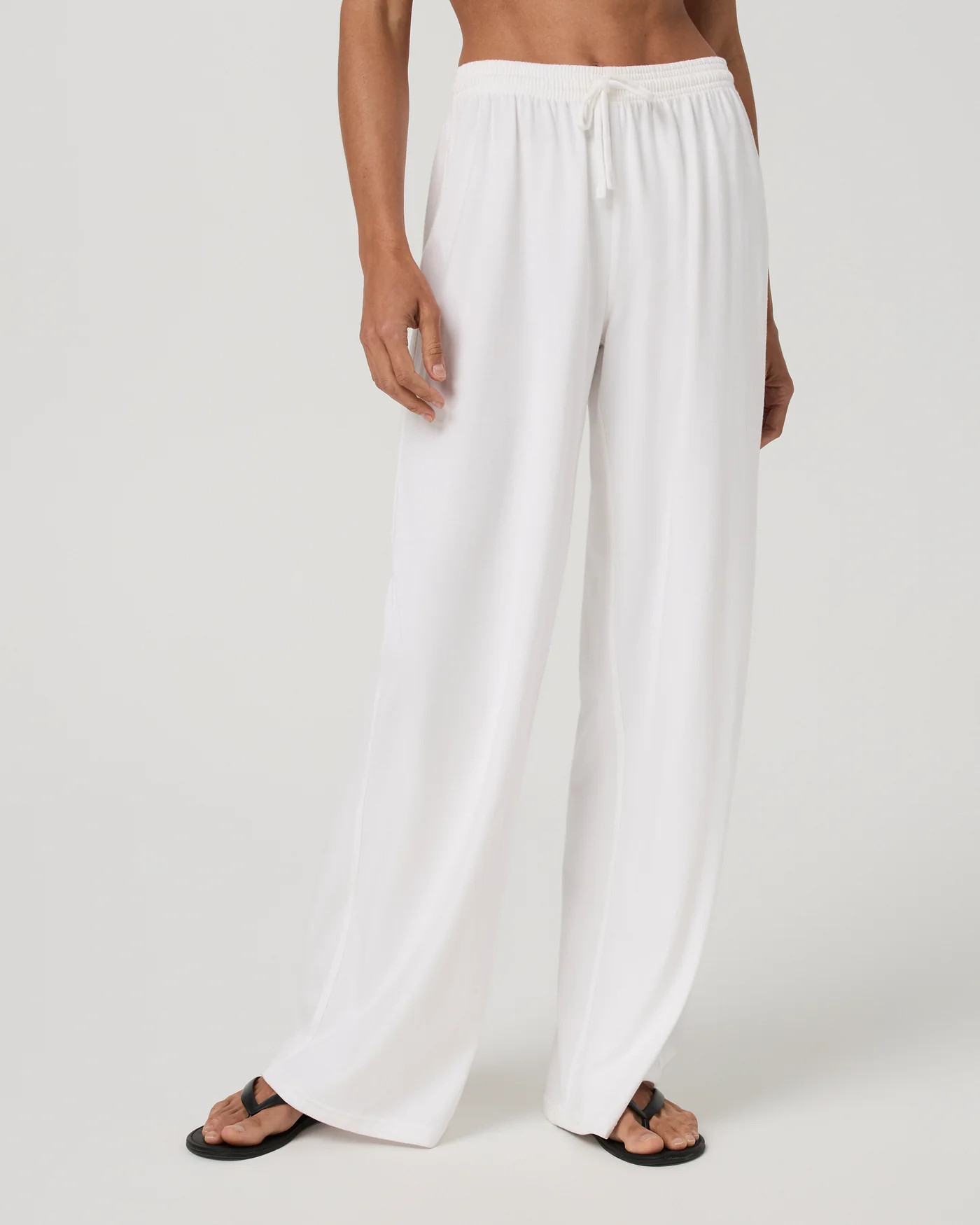 Heavyweight Cotton Easy Pant \u2013 Women's White Pants \u2013 Vuori | Vuori Clothing (US & Canada)
