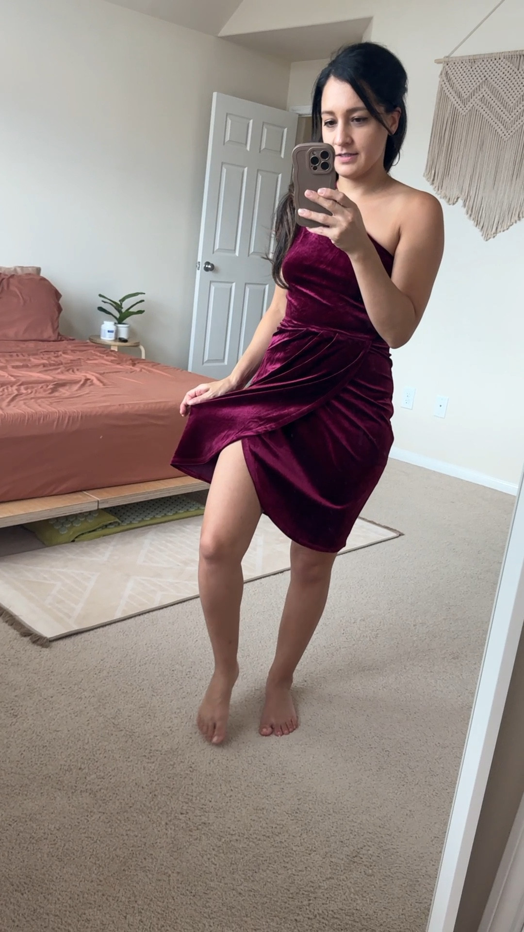 Lulu’s Velvet Lace Christmas Dresss

#LTKFallSale #LTKVideo #LTKSeasonal