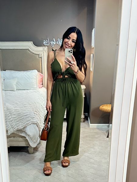 Make sure to use my discount code: Liz15 to take 15% off site wide, orders over $65 @cupshe
Happy Saturday! If you’re still celebrating St. Patrick’s Day, this one is for you! Loving the green color on this cut-out jumpsuit! Great to take on vacay...Sexy and comfy!💚💚💚💚💚
#cupshe #cupsheconfidence #cupshegirl

#LTKunder50 #LTKstyletip #LTKtravel