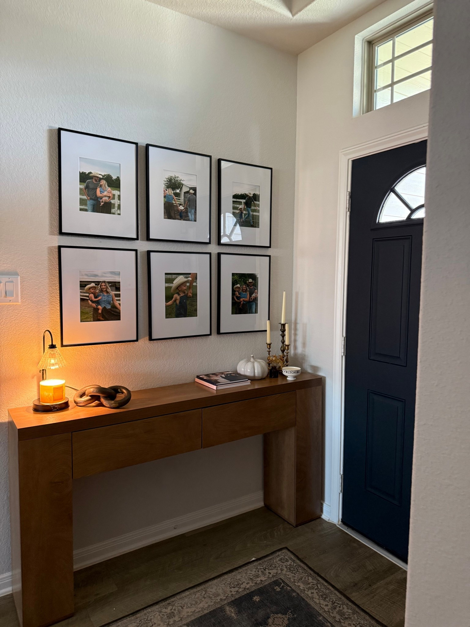 Entry table | small entry table | entry way | 