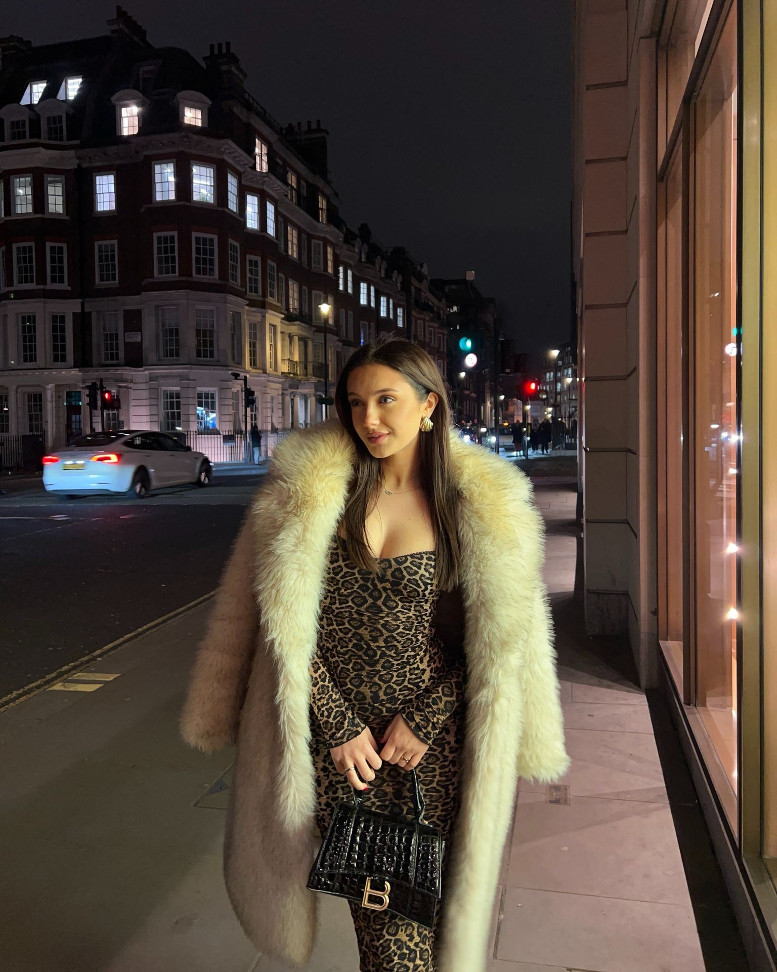 Oh Polly leopard dress 🐆

Leopard midi dress, cream maxi faux fur coat, Balenciaga handbag

#LTKuk #LTKdatenight #LTKpartywear
