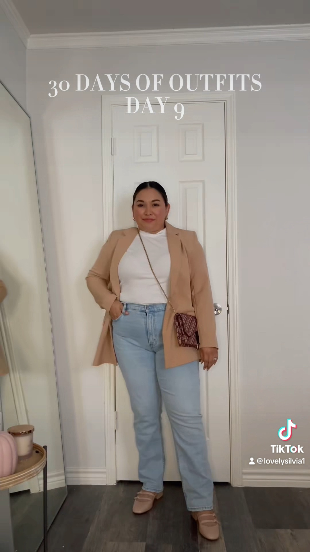 30 Days of Fall Outfits: Day 9

Fall fashion, fall outfits, fall outfit idea, fall transition outfit, boyfriend blazer, nude blazer, Abercrombie jeans, white ribbed tshirt, Mary Jane flats, nude flats

#LTKstyletip #LTKmidsize #LTKSeasonal