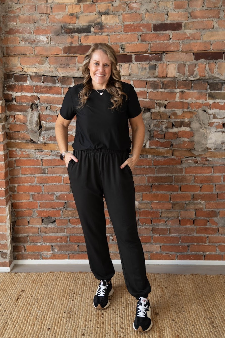 Casual spring outfits

 sweatshirts sweatpants  sneakers  athleisure  training shoes  lounge set  winter outfit  mom outfit  Dick’s Sporting Goods  trendy fashion  casual outfit  puffer tote bag

#LTKootd #LTKmomlife #LTKgrwm