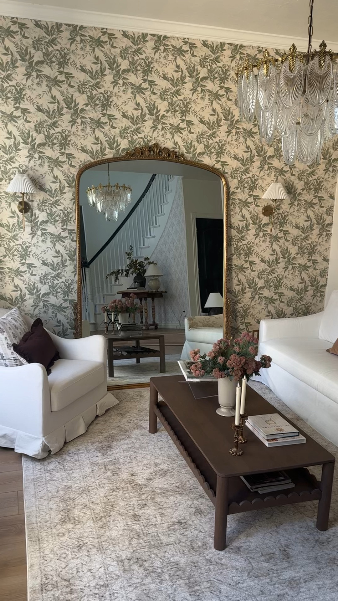 Spring in the floral green room 😍💙🌷

#LTKSaleAlert #LTKSeasonal #LTKHome