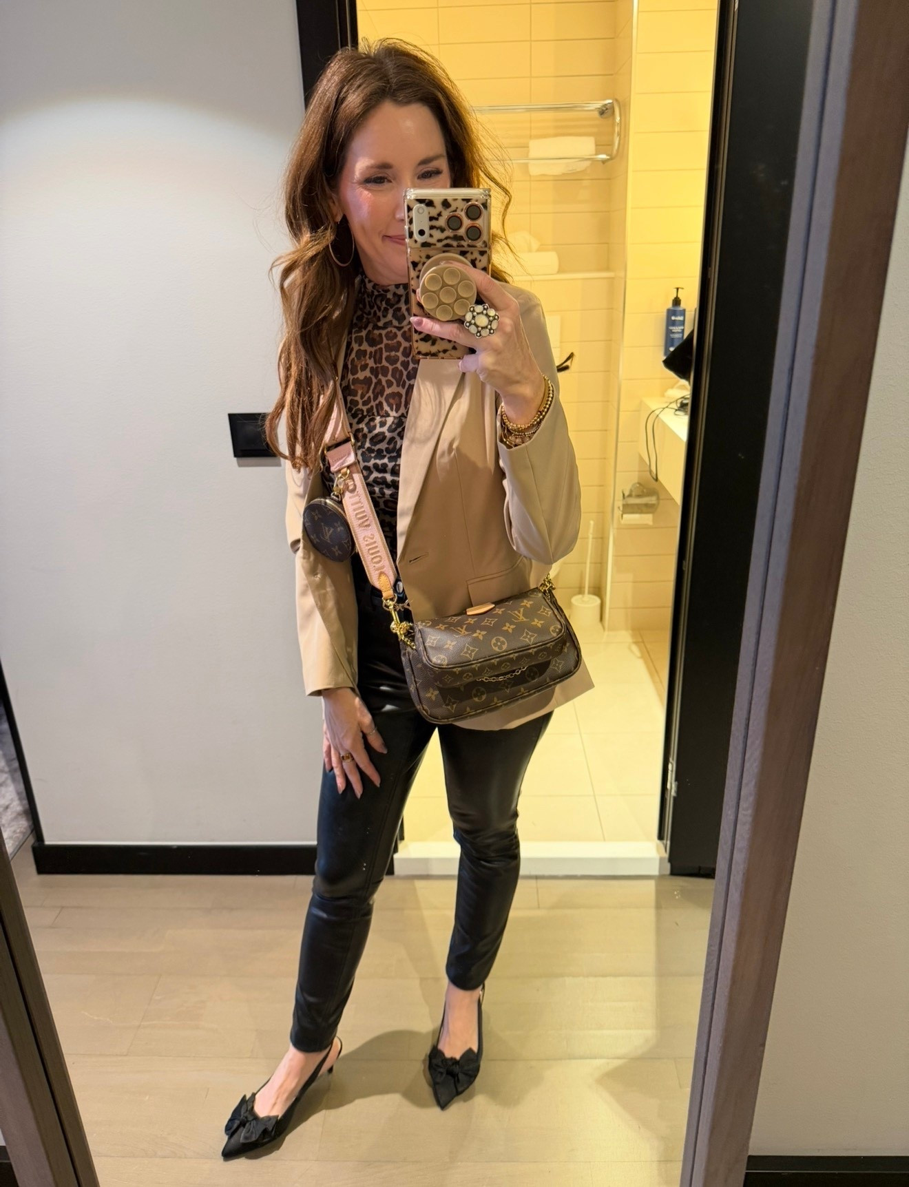 Love this trendy business casual look!! leopard print makes it pop




#LTKWorkwear #LTKPetite #LTKOver40