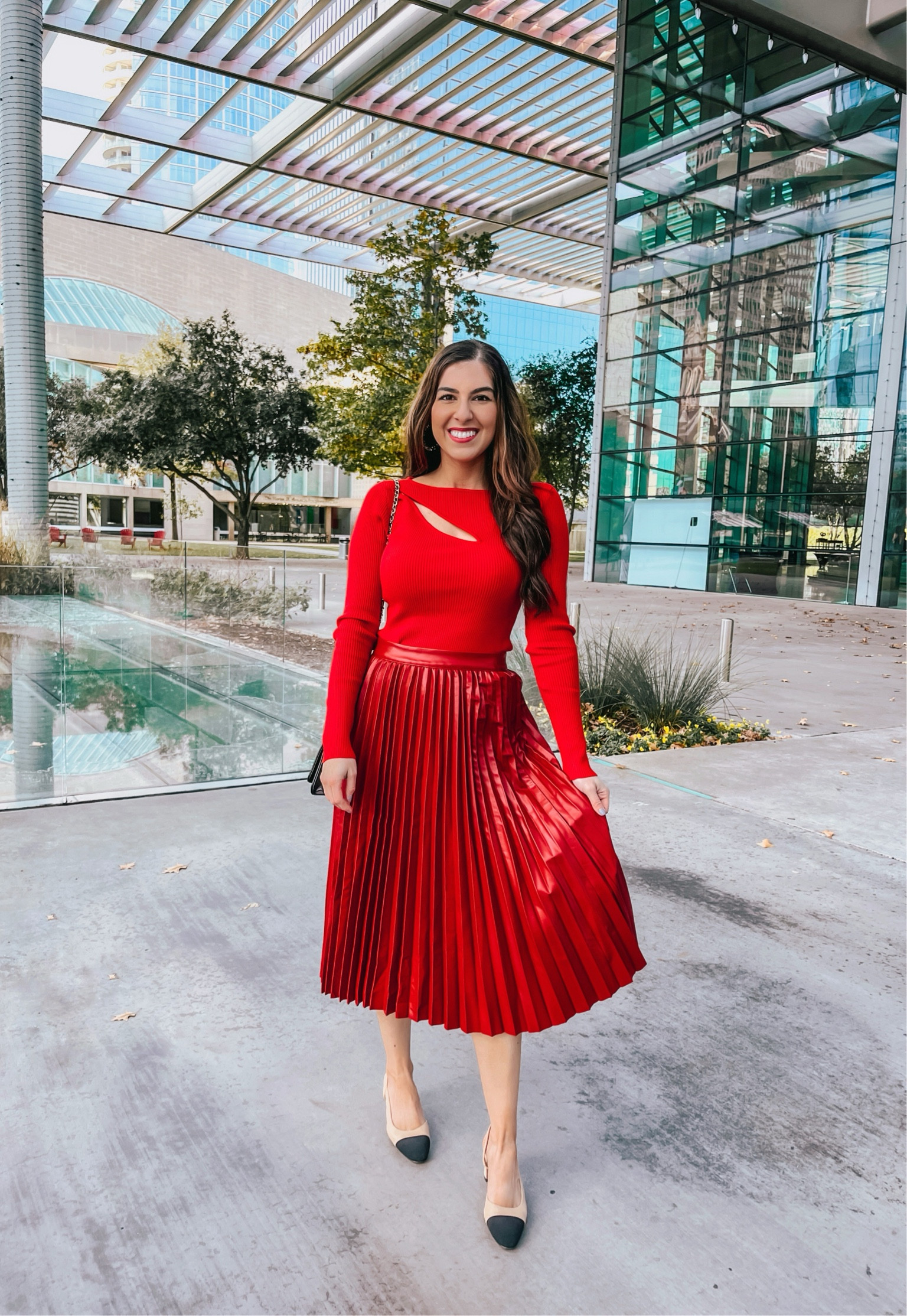 Red and ready for Christmas ❤️ Fabulous faux leather skirt perfect to style for a holiday outfit. Wearing XS and comes in several colors. The sweater is so fabulous that it’s almost sold out so I’ve found what I can similar from Nordstrom & Nordstrom Rack the same company. Wearing XS .

Red Holiday Outfit | Holiday Party Outfit | Christmas Outfit 


#LTKHoliday #LTKSeasonal #LTKfindsunder100