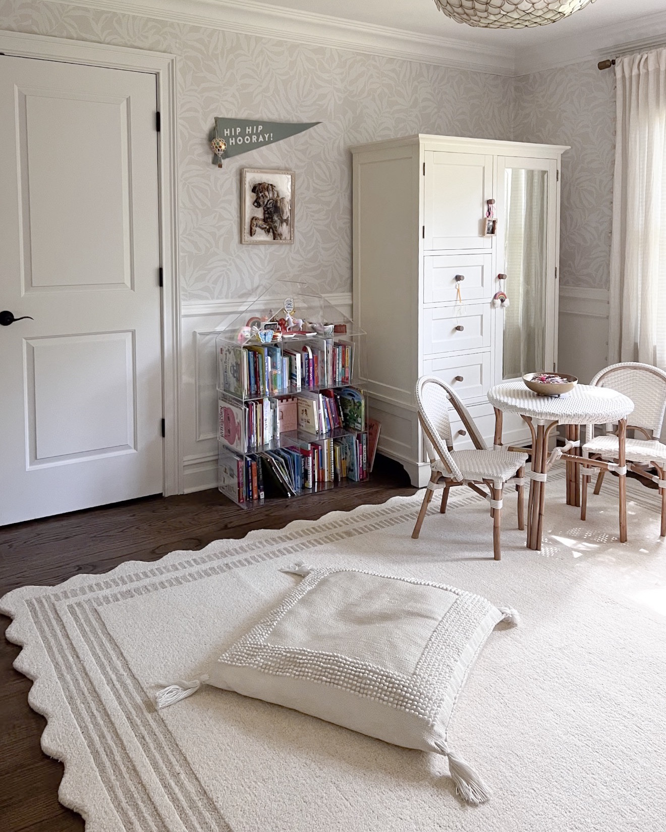 So many of my favorite Loloi rugs are on sale this weekend for President’s Day! Our kitchen runner, basement rugs, Ava’s scalloped rug, our den rug, my favorite new bedroom rug and more! The best deals you’ll see 🙌🏻

#LTKSeasonal #LTKHome #LTKSaleAlert