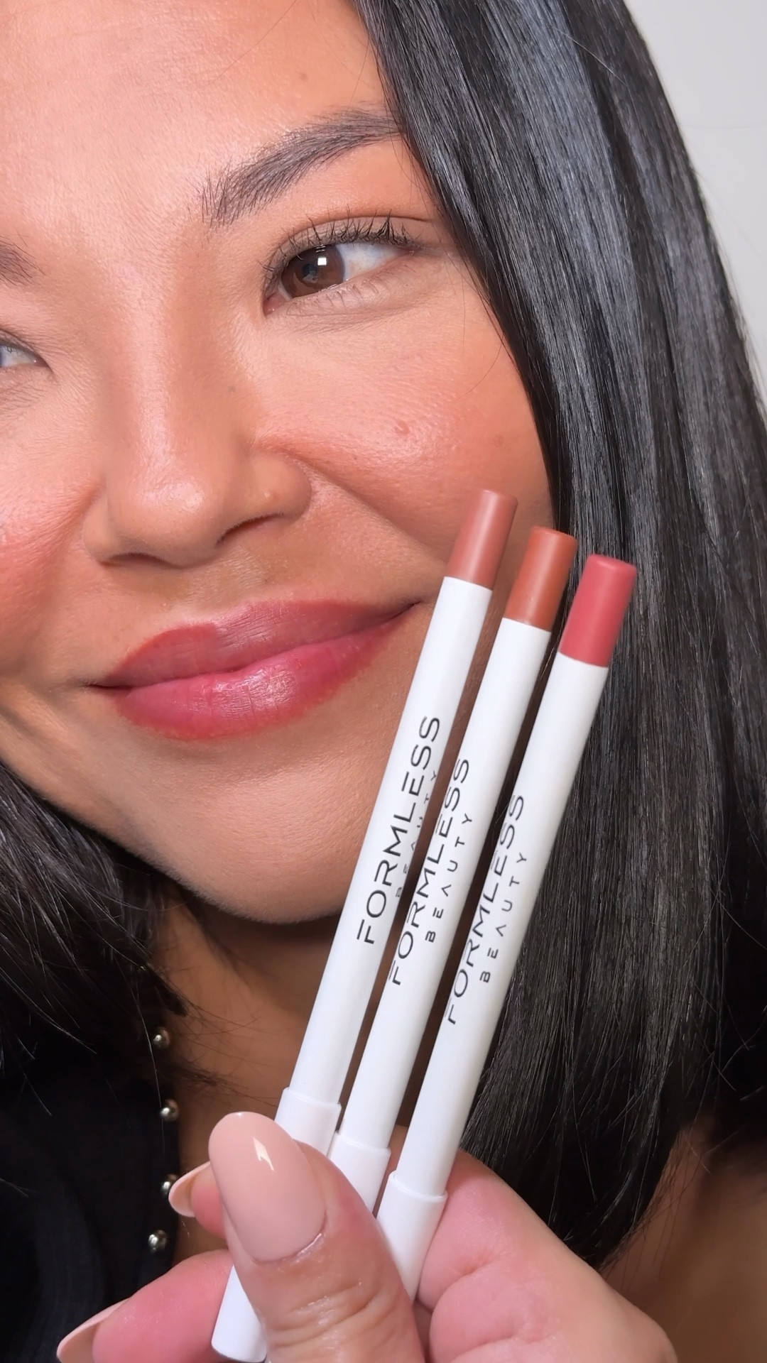 
Meet @Formless Beauty's Lip Liners—three ultra-wearable shades made to define your lips and your confidence.

✨ '90s Icon' is your go-to nude shade
💗 'Singled Out' brings that perfect pop of pink, which is my personal favorite.
🍑 and 'Peach Please' is A deep peach shade that is versatile and warm-toned to complement different skin tones

These lip liners are clean, cruelty-free, with all-day wear and serious color payoff—because beauty should feel effortless.

So tell me... what’s your favorite shade? 👄👇

#FormlessBeauty #LipLinerLaunch #CleanBeauty #LipLiners #liketkit #ad



#LTKBeauty #LTKFindsUnder50 #LTKOver40