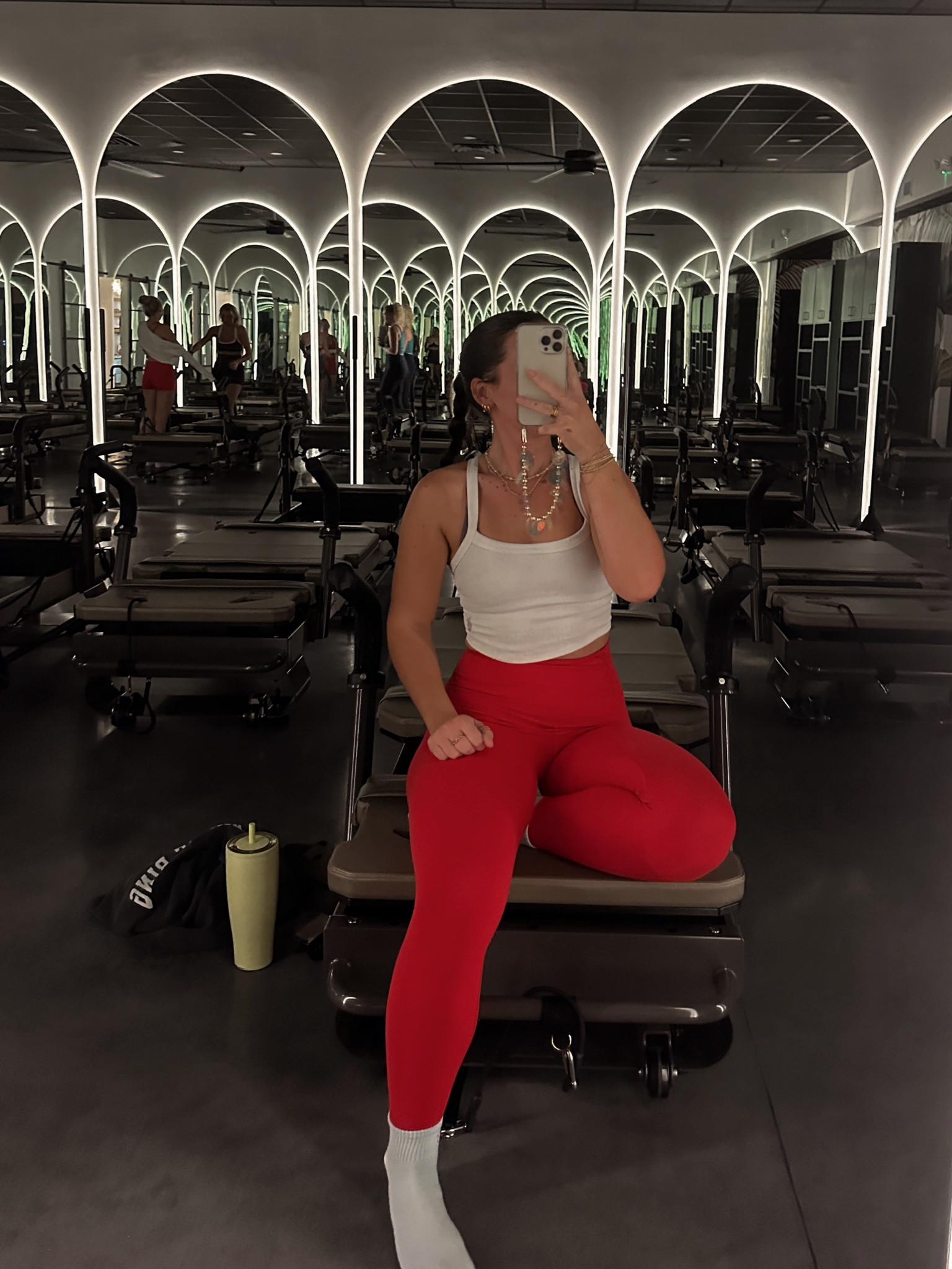 top: small
sports bra: 6
leggings: small