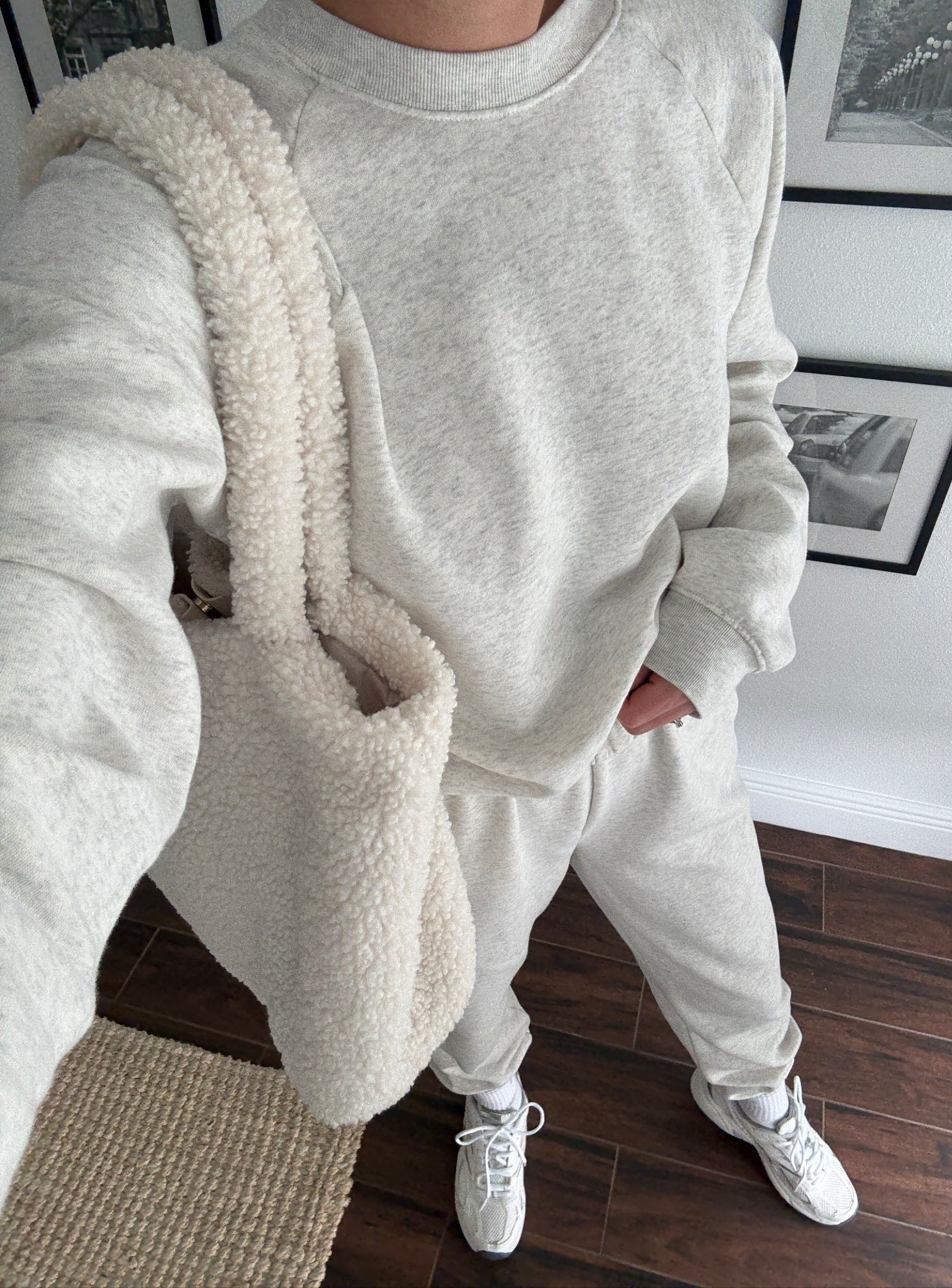 the coziest sweats 🧸 30% off with code GREAT


women’s sweatshirt. women’s sweatpants. comfy style. minimalist fashion. neutral style.

#LTKootd #LTKFindsUnder50 #LTKSaleAlert