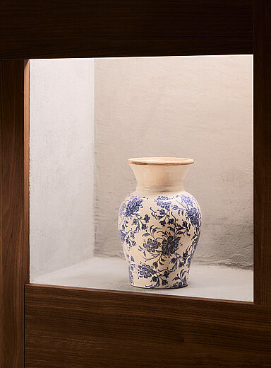 Blue flowers vase | Simons