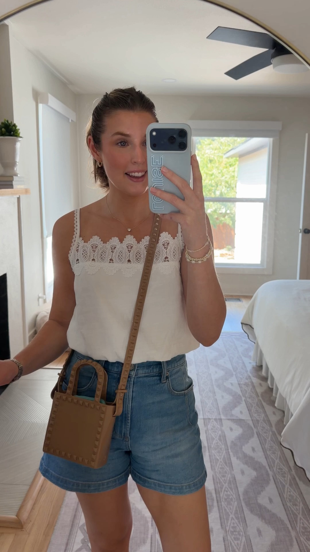 OOTD! Wearing a S in top and 26 in shorts