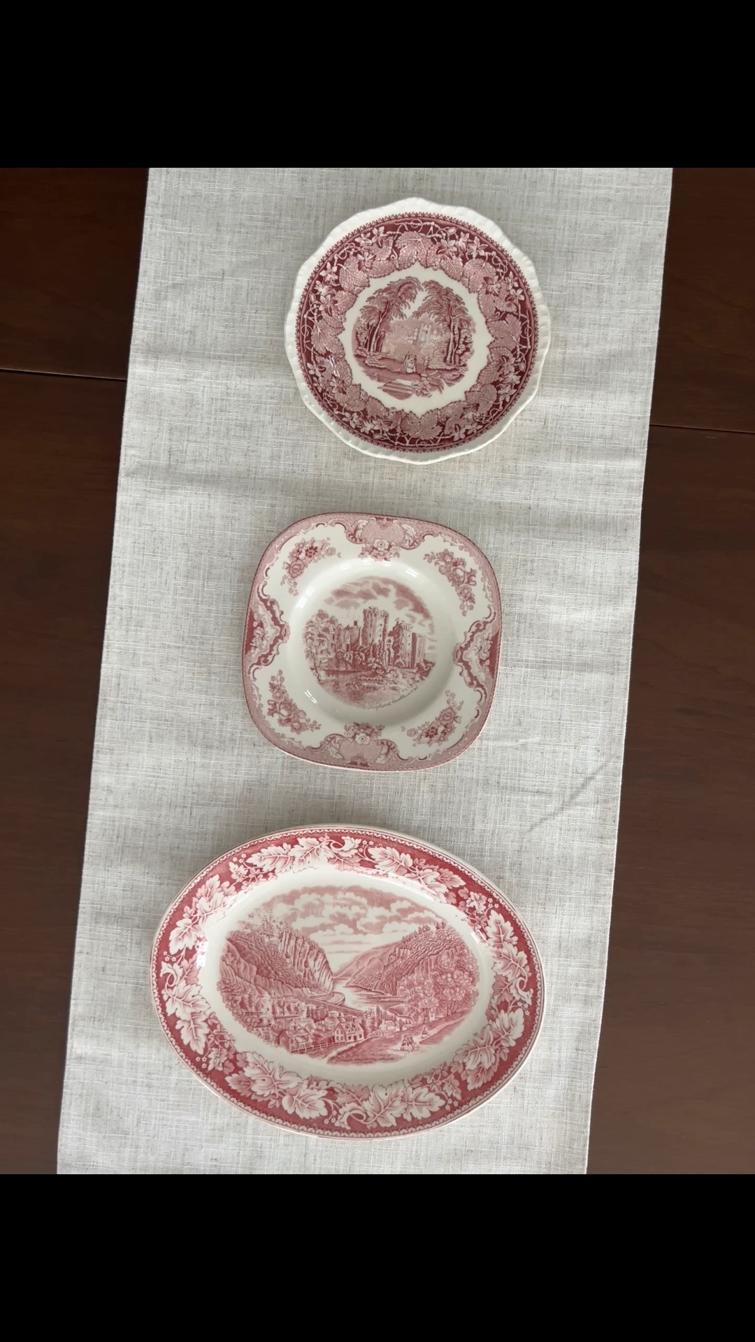 Create your own plate wall with these vintage pieces! So many beautiful vignettes already curated for you! @etsy
#etsy #platewall #vintageplates 

#LTKHome