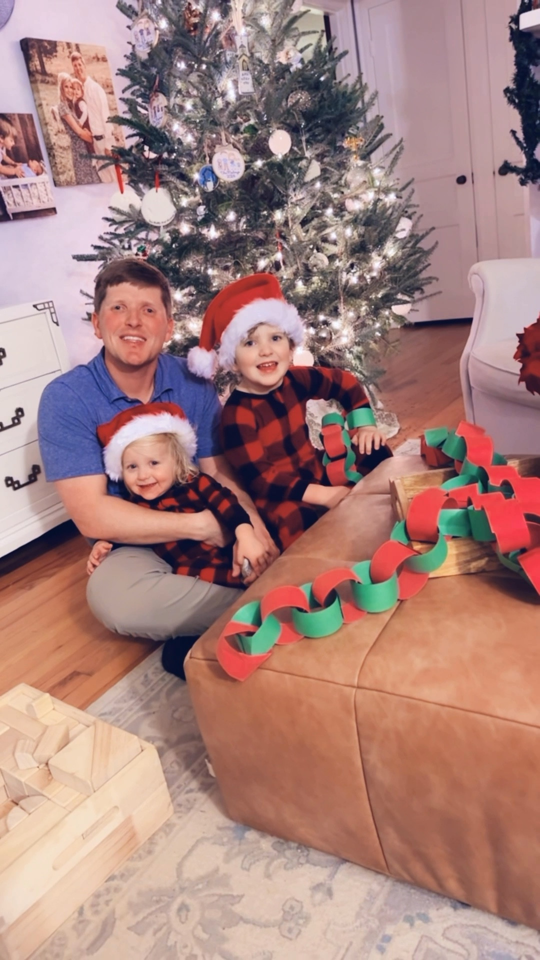 We had such a merry little time ✨ making our very own homemade Christmas paper chains tonight ❤️💚 - I always LOVED doing this as a child, so it was so special getting to carry on the tradition with my own little ones now, too!! 🥰👶🏼🎅🏻

#LTKKids #LTKmomlife #LTKHoliday