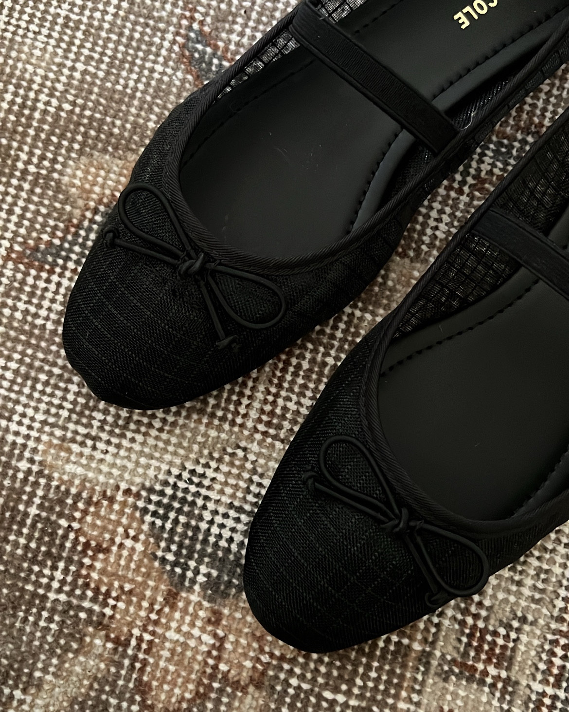 Found the cutest mesh Mary Jane ballet flats on sale for under $55! Fit is TTS but if between sizes I’d size down. Very lightweight and would be so cute with jeans or a festive holiday outfit 

#LTKShoeCrush #LTKHoliday #LTKSaleAlert